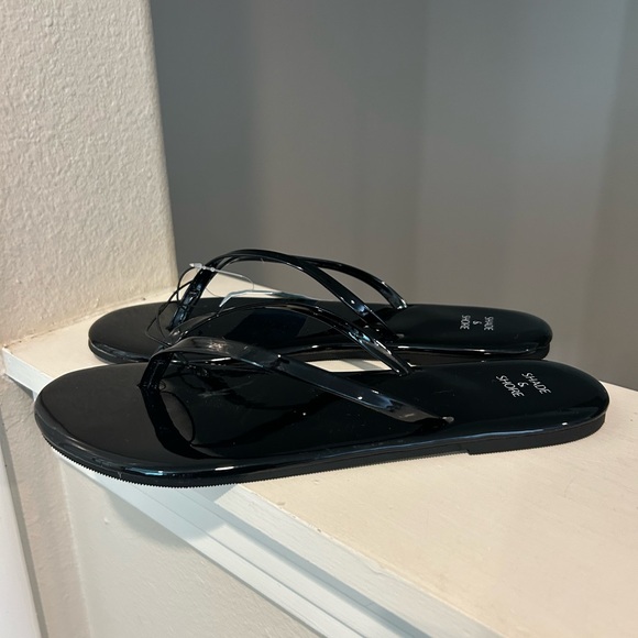 Women's Cali Flip Flop Sandals - Shade & Shore™ Size 10 Gloss Black - Picture 4 of 11